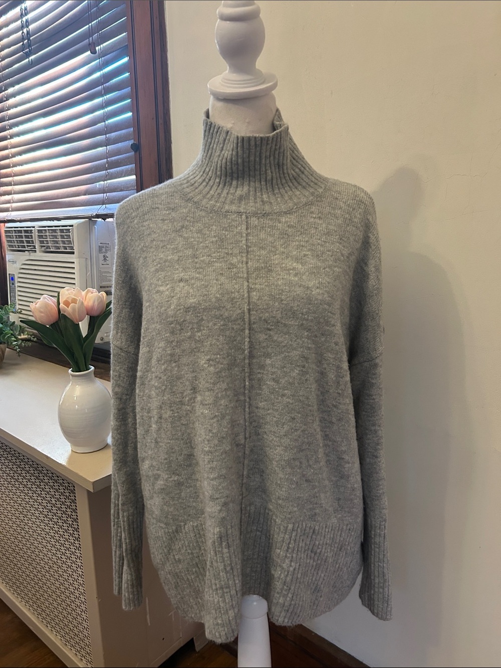 Topshop Classic Grey mockneck Women's Sweater Size 6 EUC